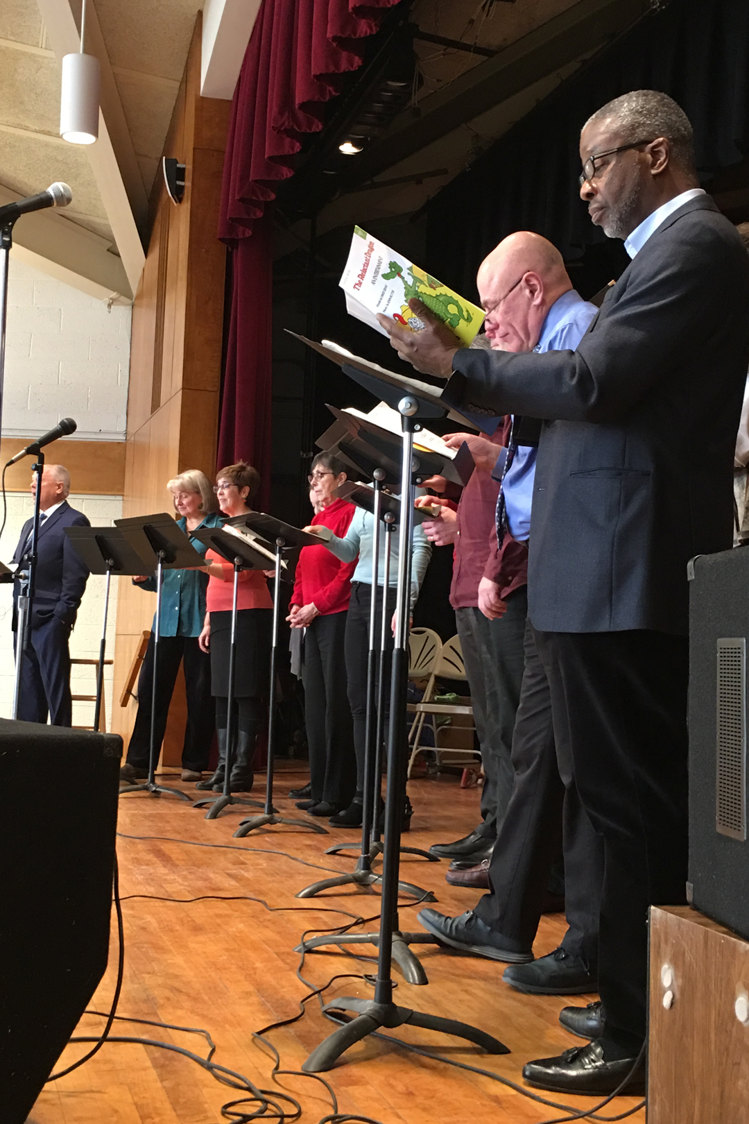 About-Page-Graphic_Choir-at-Christmas-concert-IMG_8731